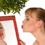Narcissism in women - signs and causes